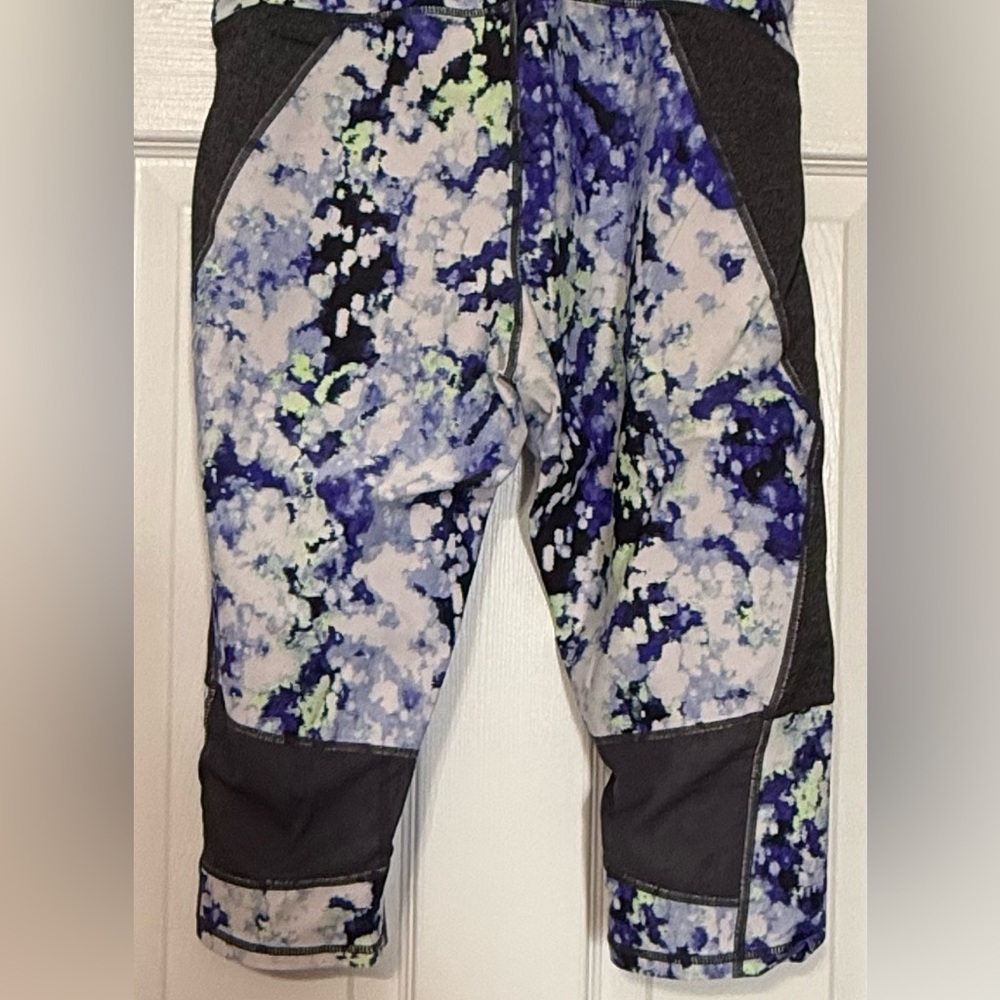 Calvin Klein Performance Leggings XL Blue Purple Abstract Print Athletic Stretch - Picture 3 of 4